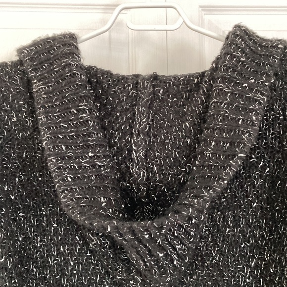 Black knit cardigan sweater with hood - Picture 4 of 5